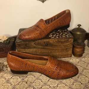 Elorsheim Men’s slip on woven shoes 9.5